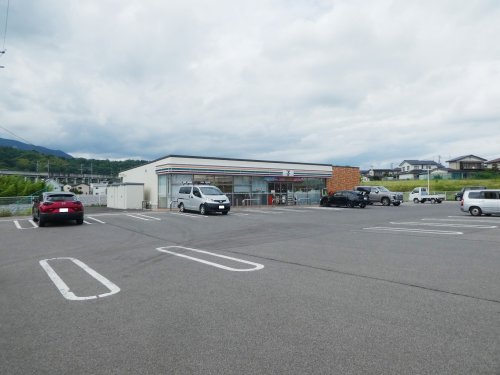 コンビニ　セブンイレブン 桑折万正寺店（コンビニ）まで529m
