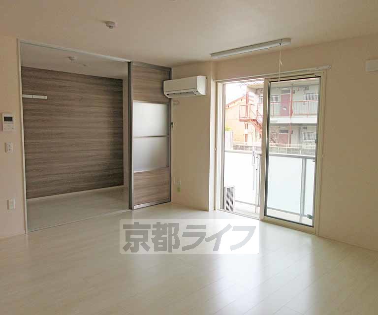 居室・リビング　広くて日当り良好です・
