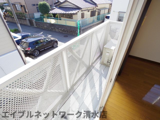 バルコニー　陽当たり良好なバルコニーです