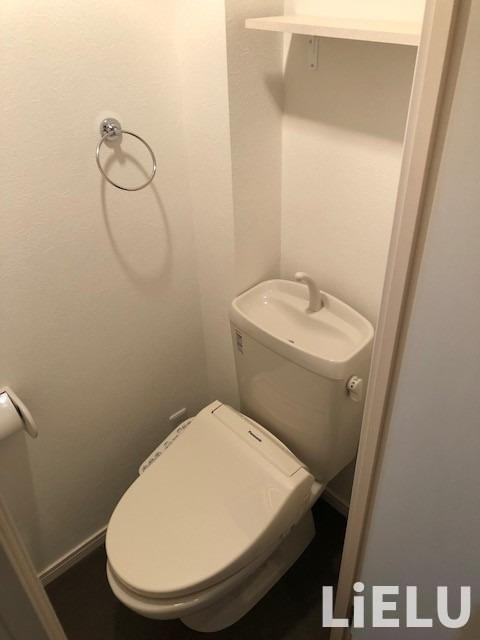 トイレ　同物件別部屋の写真になります