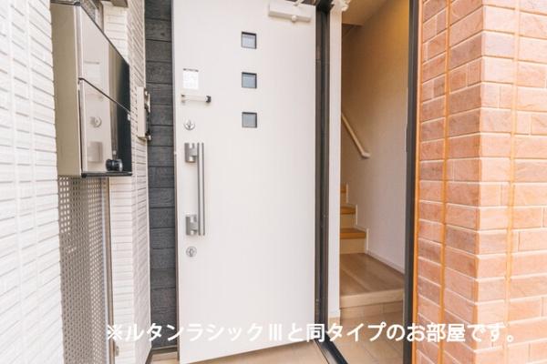 ＪＲ日豊本線 宮崎駅 徒歩31分 3階建 新築の玄関写真