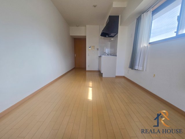 居室・リビング　同じタイプの別部屋の写真となります。