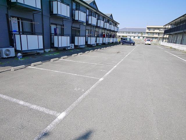 駐車場　駐車スペースもあります