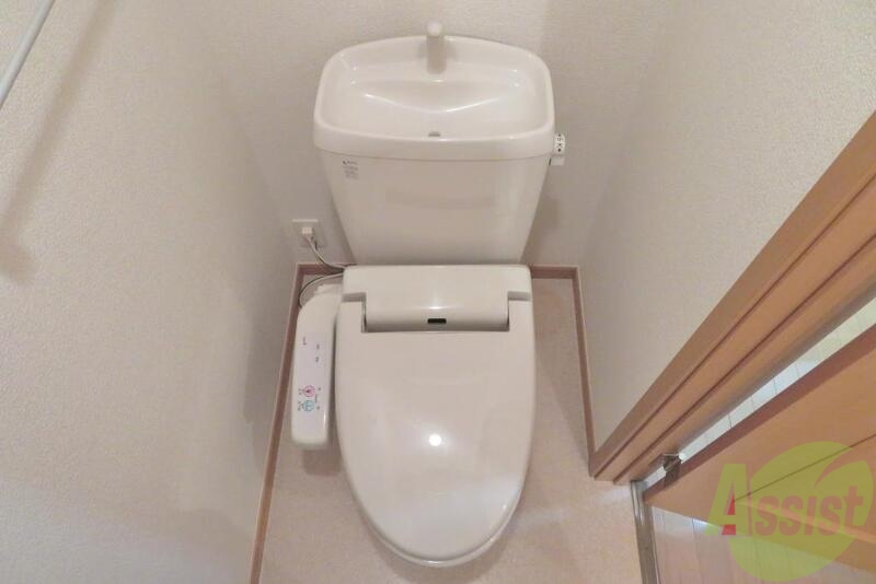 トイレ　トイレは、ウォシュレットが付いています。