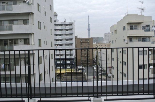 バルコニー　※別部屋の参考写真です。