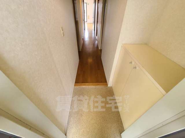 阪急京都線 茨木市駅 徒歩10分 4階建 築32年の玄関写真
