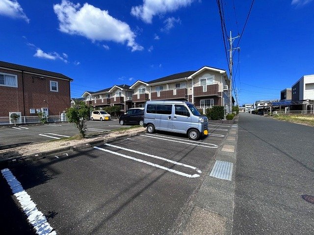 駐車場　駐車場に車を止められます