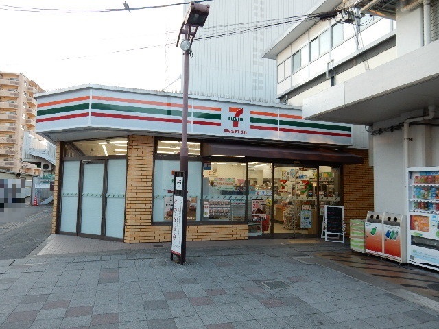 コンビニ　セブンイレブンハートインＪＲ山科駅店（コンビニ）まで650m
