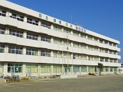 中学校　石巻市立住吉中学校（中学校）まで696m
