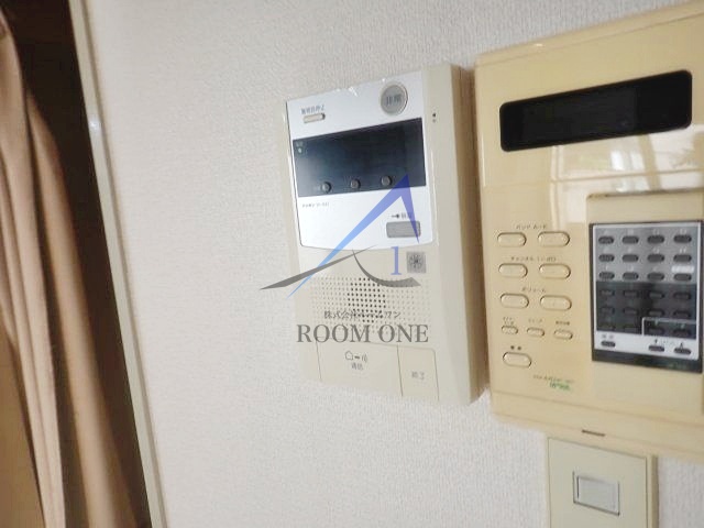 セキュリティ　モニター付きインターホンです。