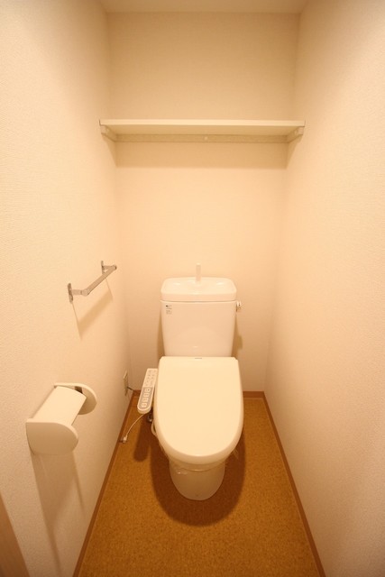 トイレ　同タイプの参考写真。現状優先。
