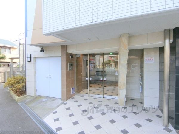 エントランス　エントランス