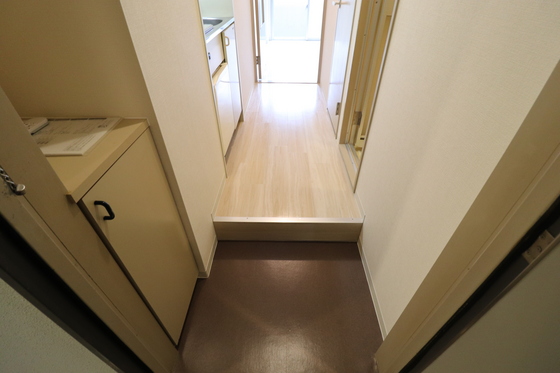 玄関　※別号室の写真です