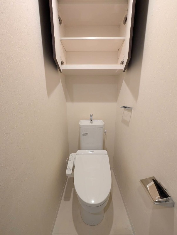 トイレ　他号室の写真になります。