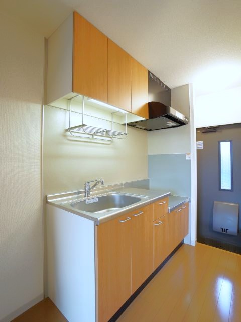 キッチン　キッチン前の通路です。