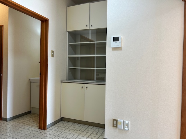 キッチン　食器棚つき