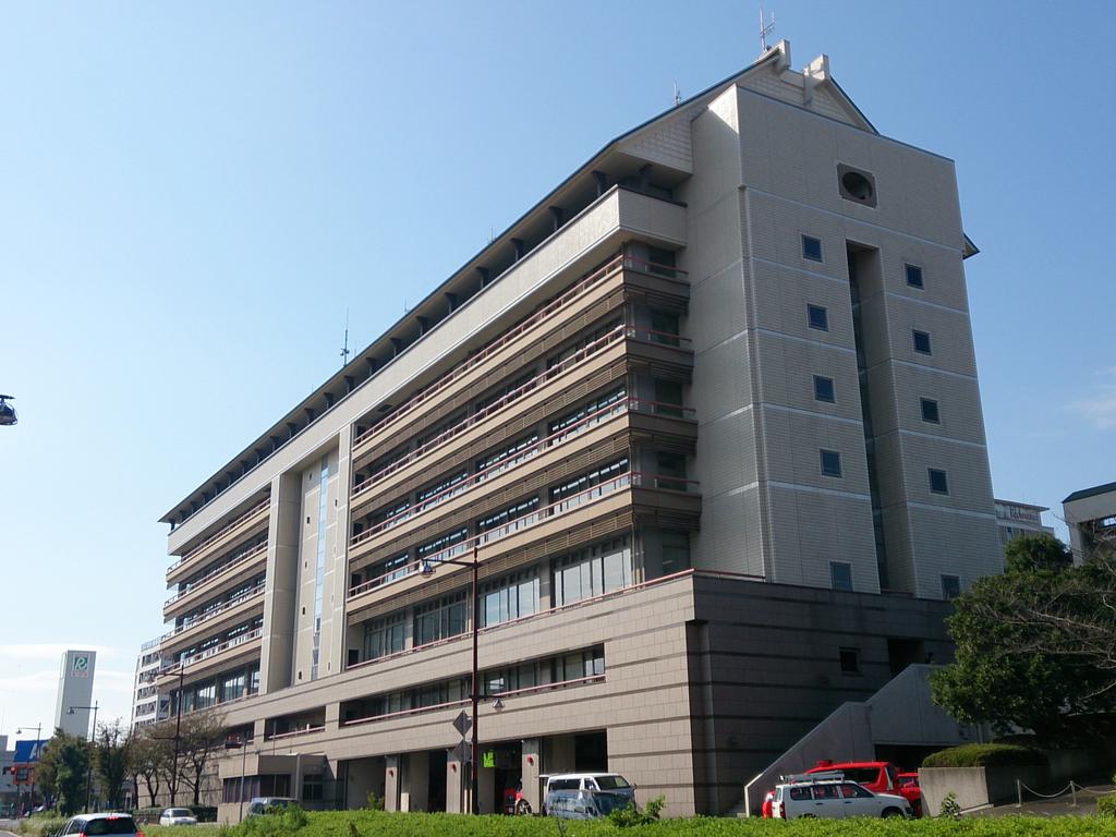 役所　成田市役所（役所）まで570m