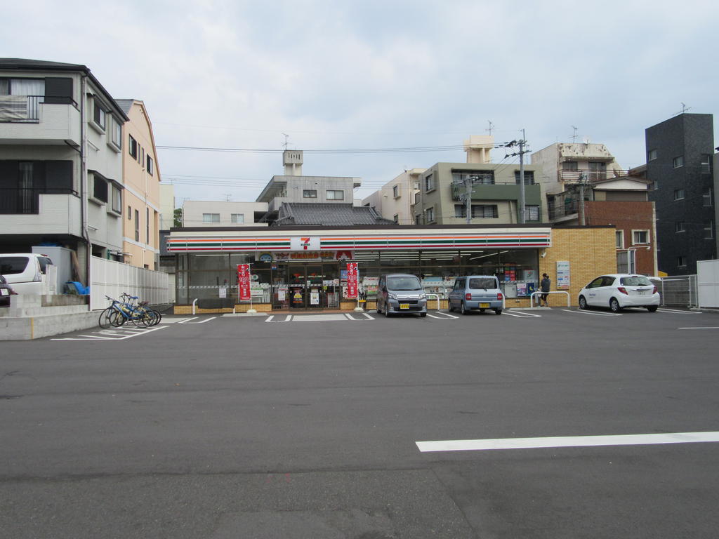 コンビニ　セブンイレブン鹿児島荒田1丁目店（コンビニ）まで101m
