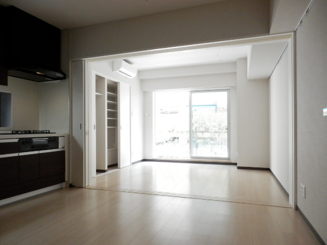 居室・リビング　内観