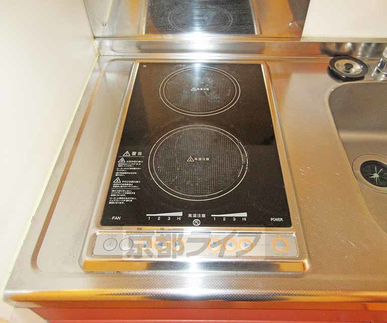 キッチン　二口のＩＨコンロ・