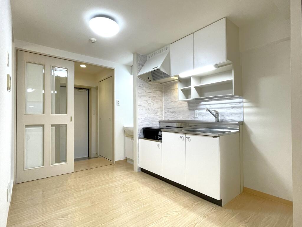 居室・リビング　DK４．５帖、冷蔵庫置場もあります。