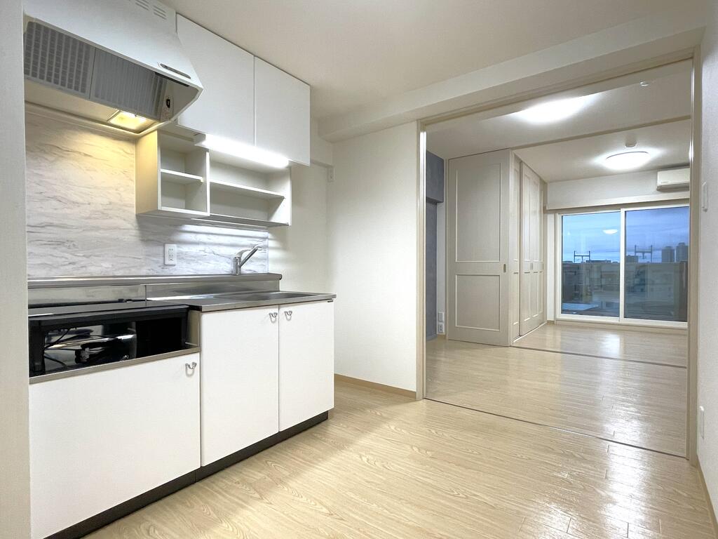 キッチン　2口IHクッキングヒーター設置済み。経済的な都市ガスです。