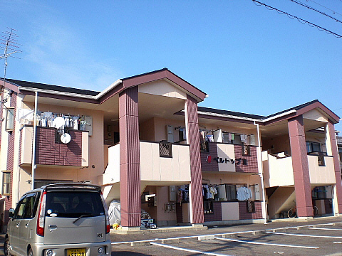 関市一本木町のマンションの建物外観