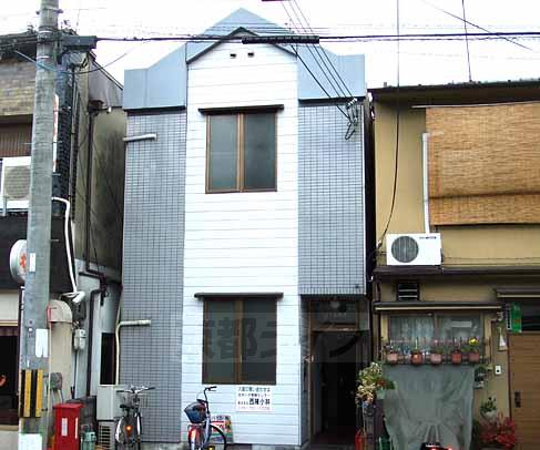 京都市左京区高野泉町のマンションの建物外観