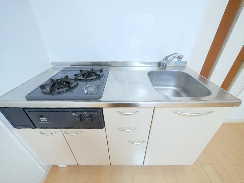 キッチン　システムキッチンは料理も掃除もしやすいです♪