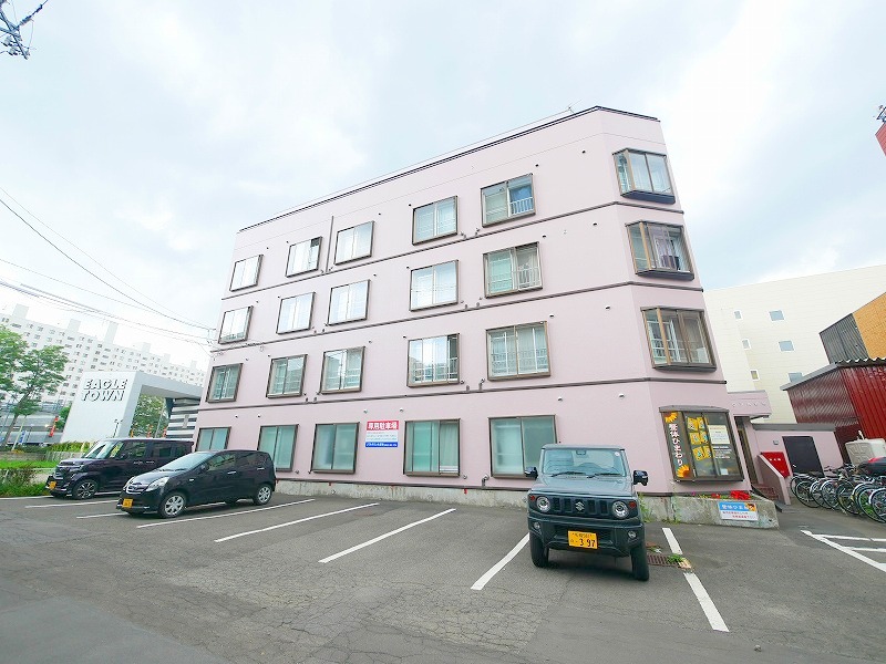 建物外観　都市ガス＆灯油暖房なので光熱費の効率が良いです♪