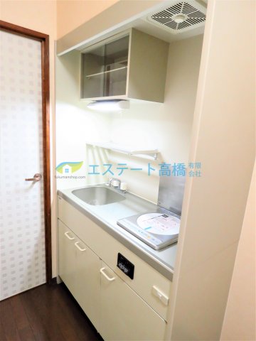 キッチン　コンパクトなキッチンで掃除もラクラク