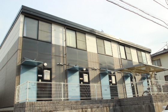 広島市佐伯区観音台のアパートの建物外観