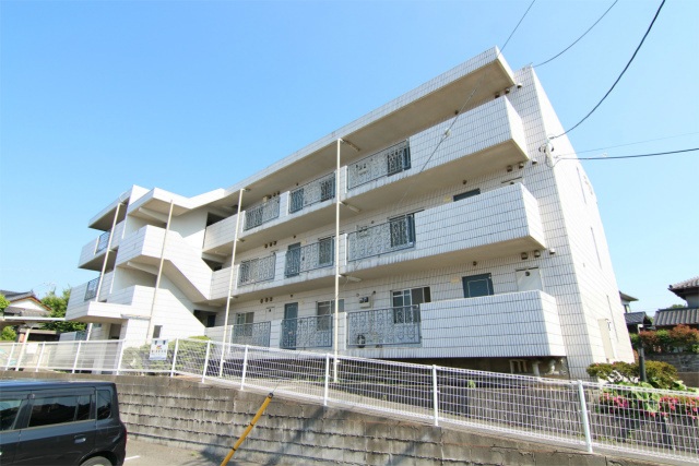 下関市伊倉本町のマンションの建物外観