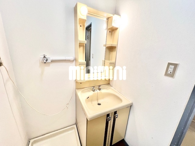 トイレ　バストイレ別です。