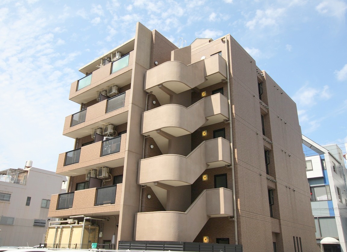 岡山市北区磨屋町のマンションの建物外観