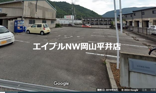 【備前市伊部のアパートの駐車場】