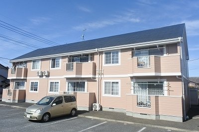 伊勢崎市上諏訪町のアパートの建物外観