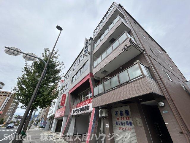 西宮市甲子園口のマンションの建物外観