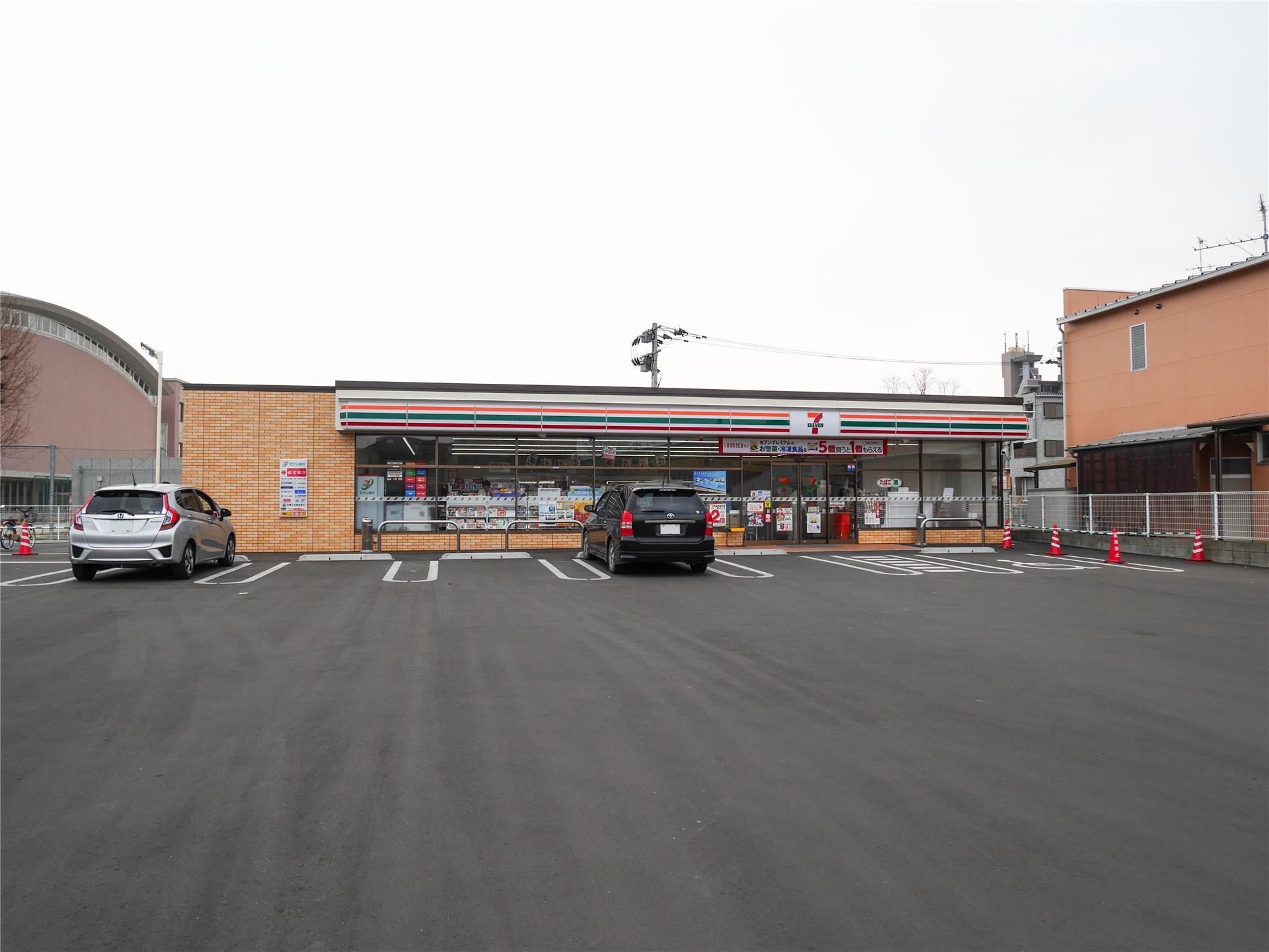 コンビニ　セブンイレブン佐賀本庄町店（コンビニ）まで283m