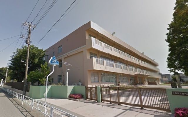 【千葉市稲毛区緑町のマンションの小学校】