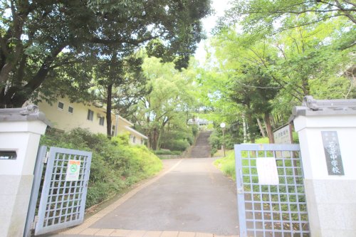 【般若寺町戸建の中学校】