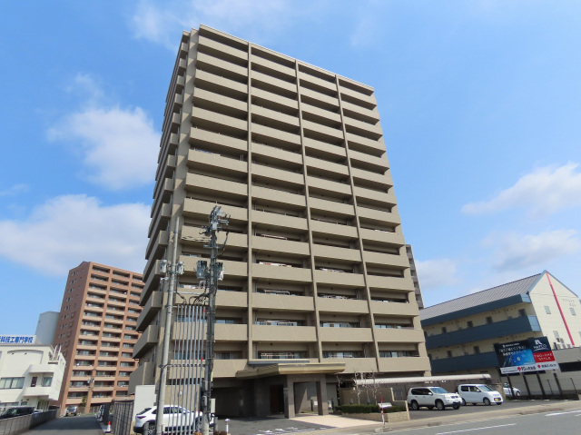 アルファステイツ鳥取駅南の建物外観