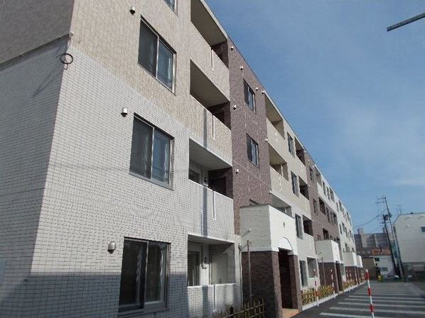 札幌市中央区北二条東のマンションの建物外観