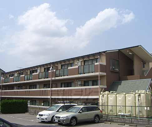 京都市右京区太秦馬塚町のマンションの建物外観