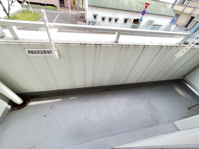 バルコニー　外からの目が気にならないバルコニーで洗濯物が干せます