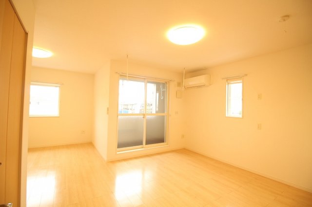 居室・リビング　ゆったり過ごせる居間です