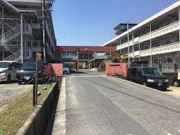 中学校　倉敷市立玉島東中学校（中学校）まで859m