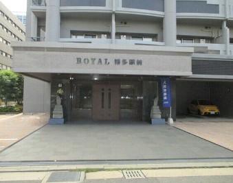 エントランス　現状優先になります。