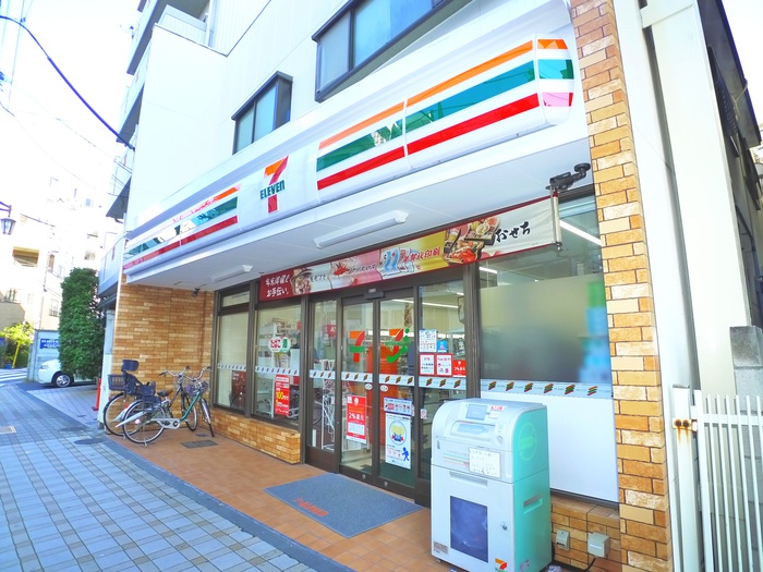 コンビニ　セブンイレブン 梅田店（コンビニ）まで376m