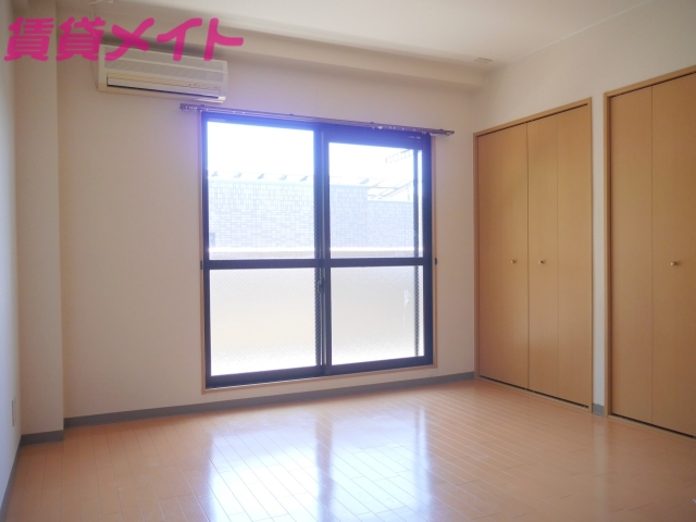 居室・リビング　同型参考写真